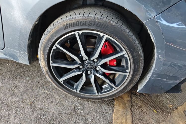 丰田 雷凌 2023款 智能电混双擎 1.8L 运动版车身外观10