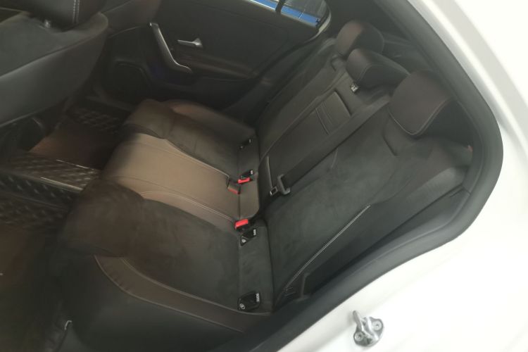 奔驰A级 2022款 改款三 A 200 L 运动轿车时尚型中控内饰21