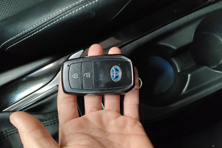 丰田 锋兰达 2023款 2.0L 智能电混双擎 豪华版中控内饰11