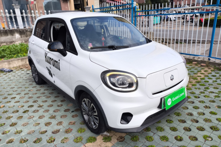 零跑汽车 零跑T03 2021款 400轻享版 磷酸铁锂车身外观3