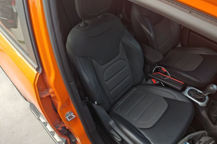 Jeep 自由侠 2019款 220T 自动领先版局部细节41