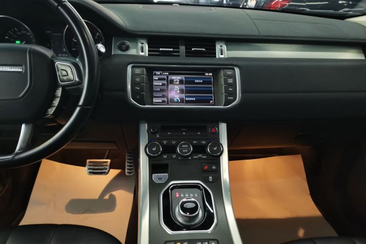 路虎 揽胜极光(进口) 2014款 2.0T 5门耀享版中控内饰16