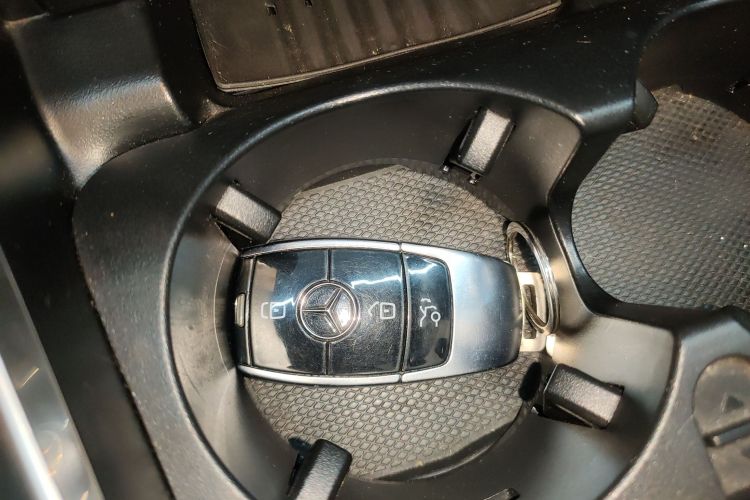 奔驰E级 2020款 E 260 L 运动型中控内饰11