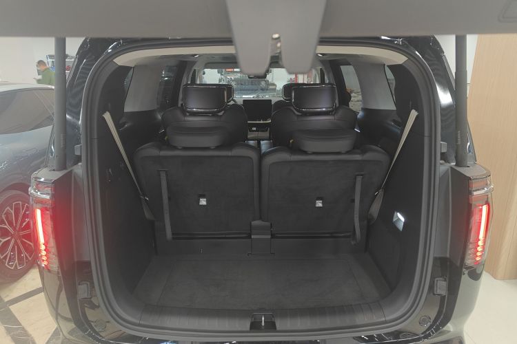 沃尔沃EM90 2025款 Ultra 六座局部细节23