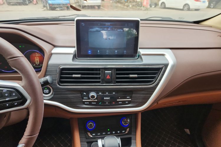 北汽幻速S7 2018款 1.5T 自动尊享型中控内饰16