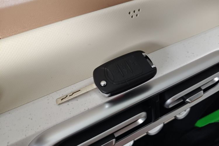 五菱汽车 宏光MINIEV 2024款 第三代 215km 青春版中控内饰11