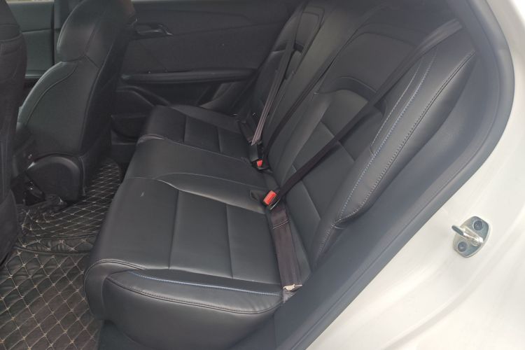 名爵 MG4 EV 2022款 425km 豪华版中控内饰7004