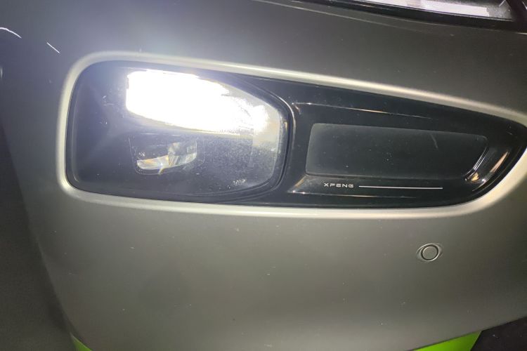 小鹏P7 2024款 P7i 550 Pro车身外观8