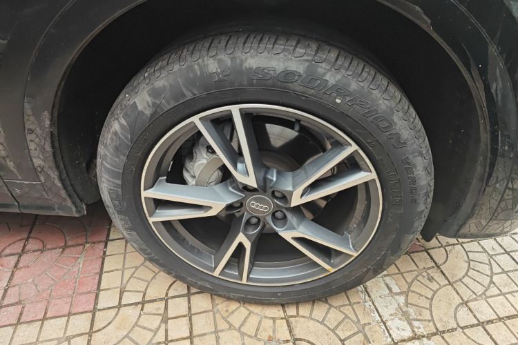 奥迪Q5L 2020款 改款 40 TFSI 荣享时尚型车身外观10