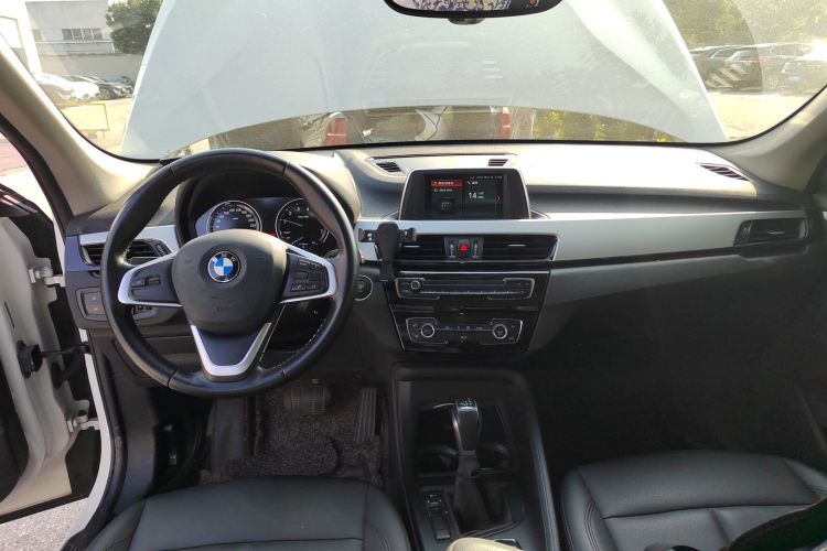 宝马X1 2018款 sDrive18Li 时尚型中控内饰12