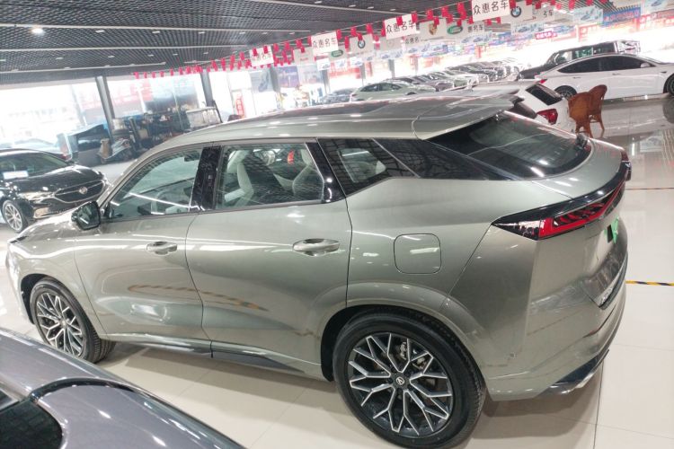 长安UNI-Z新能源 2024款 蓝鲸智电iDD 125km 卓越型车身外观6003