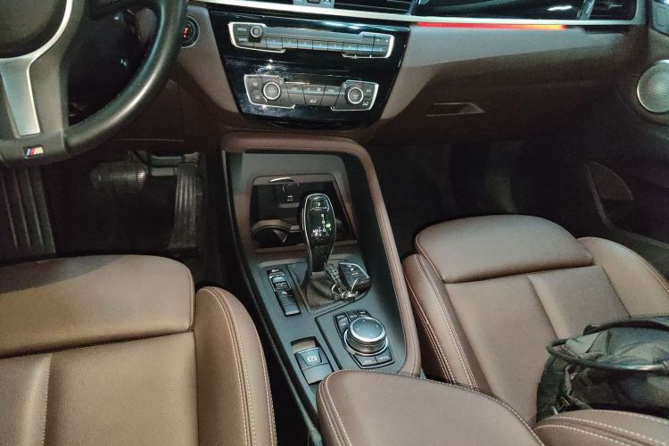 宝马X1 2022款 sDrive25Li 领先型中控内饰18