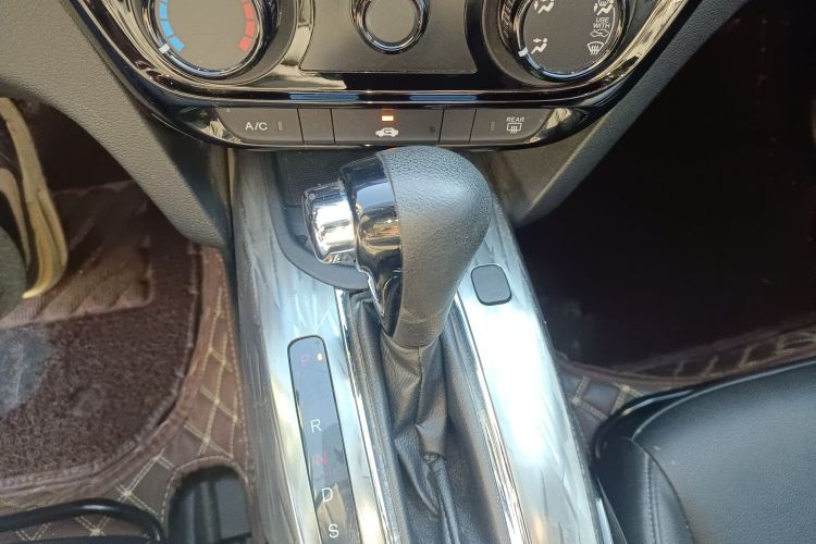 本田XR-V 2020款 1.5L CVT舒适版中控内饰18