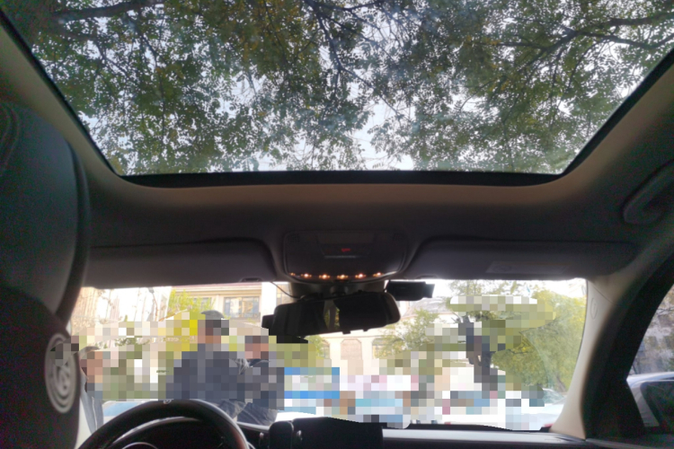 奔驰C级 2017款 C 200 L 4MATIC中控内饰22