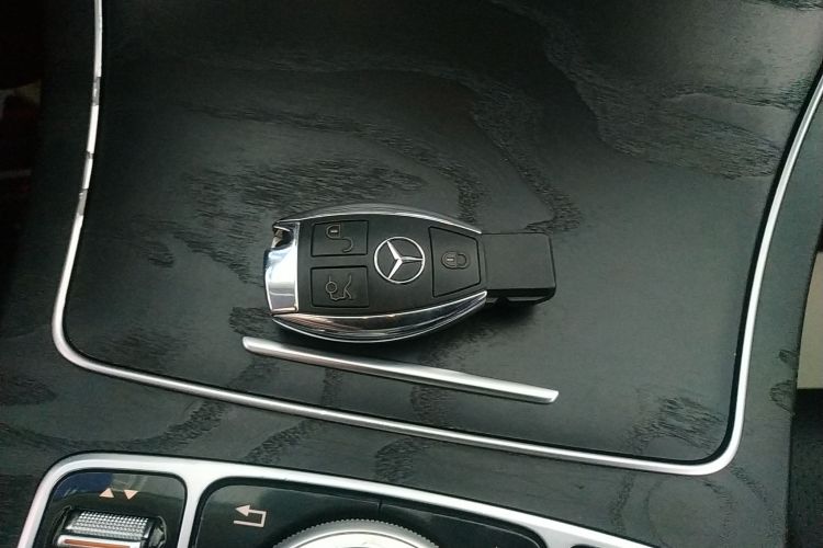 奔驰C级 2016款 C 200 L 运动型中控内饰7001