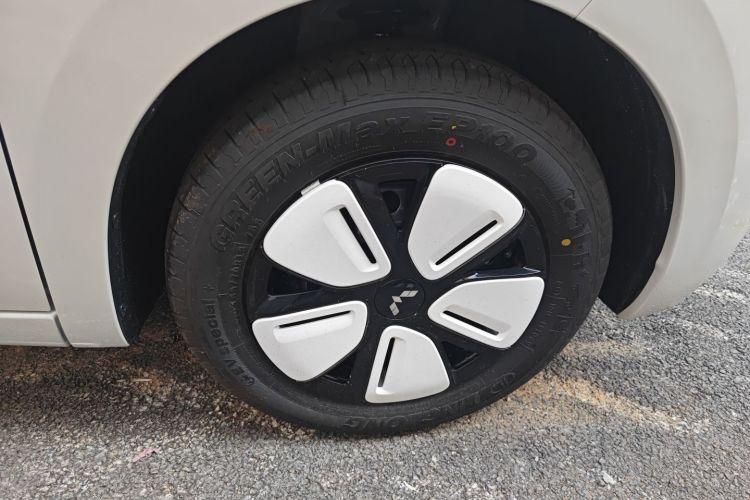 五菱汽车 宏光MINIEV 2025款 四门版 进阶款车身外观10