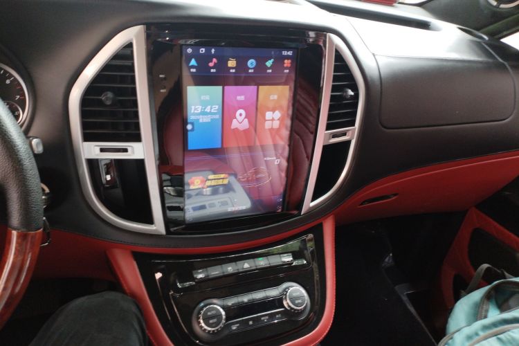 奔驰 威霆 2020款 2.0T 商务版 7座局部细节16