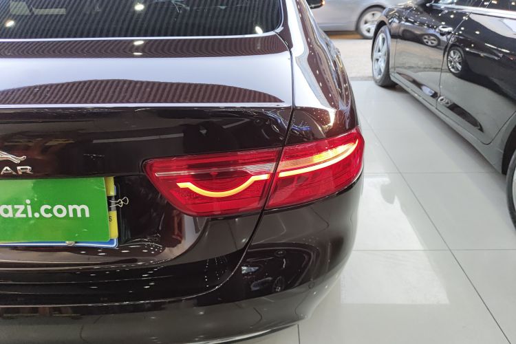 捷豹XEL 2019款 2.0T 200PS 豪华版车身外观9