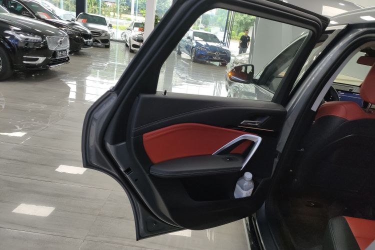 宝马X1 2023款 sDrive20Li X设计套装中控内饰7008