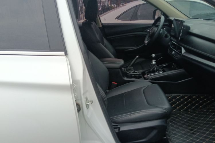 比亚迪 宋 2020款 经典版 1.5T 手动豪华型局部细节41