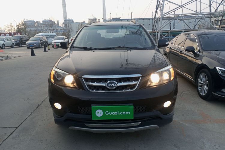 比亚迪S6 2014款 2.0L 手动豪华型 5座车身外观6001