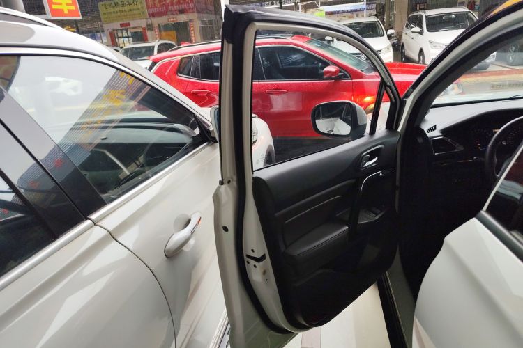 广汽传祺 传祺GS4 2017款 235T 自动两驱豪华智联版中控内饰47