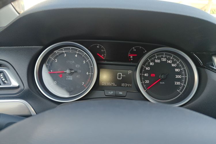 标致408 2018款 350THP 自动豪华版中控内饰14