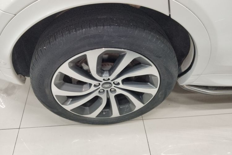 路虎 发现运动版 2020款 249PS R-Dynamic 性能科技版 7座车身外观56