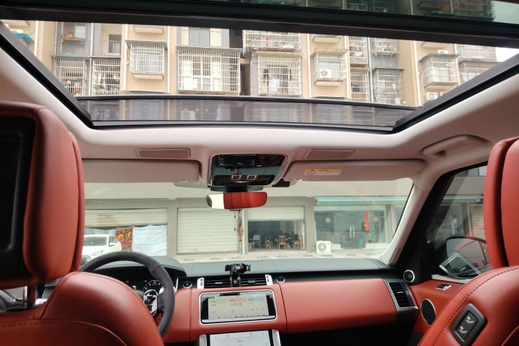 路虎 揽胜运动版 2020款 3.0 L6 HSE DYNAMIC中控内饰22