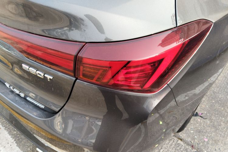 长安 逸动 2024款 PLUS 蓝鲸NE 1.4T GDI DCT高能版车身外观9