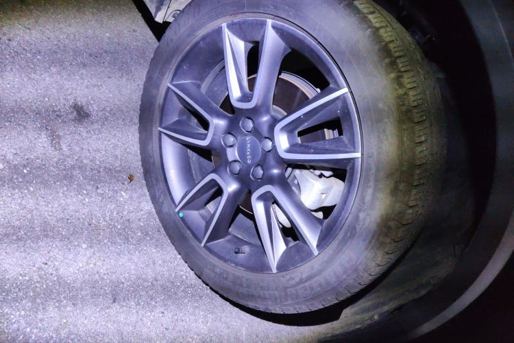 领克01 2023款 2.0TD 两驱型Pro车身外观10