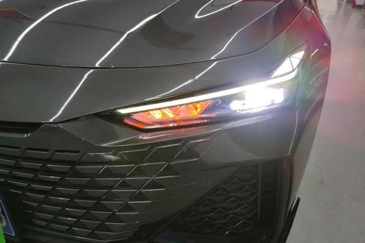 长安UNI-V 2022款 2.0T 领速版局部细节36