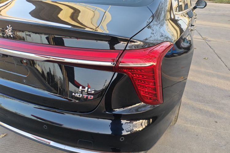 红旗H5 2023款 2.0T 自动智联旗享版车身外观6006