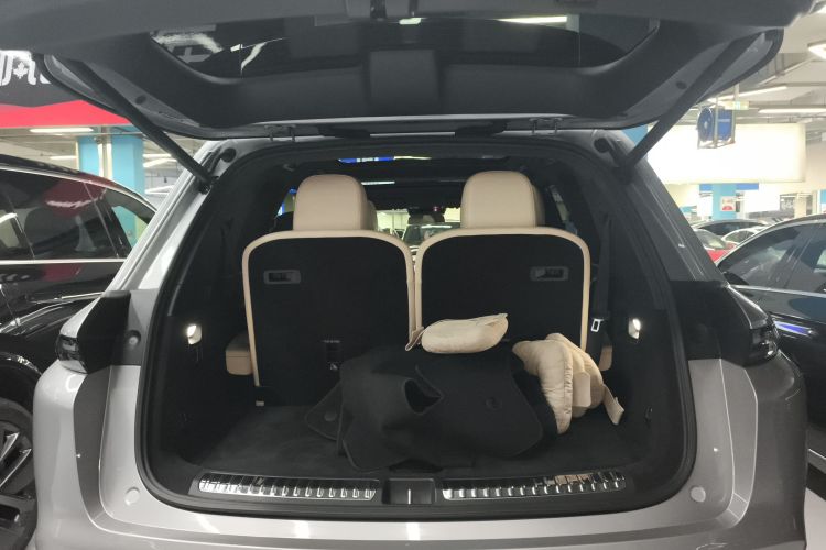 理想汽车 理想L8 2024款 Max中控内饰23