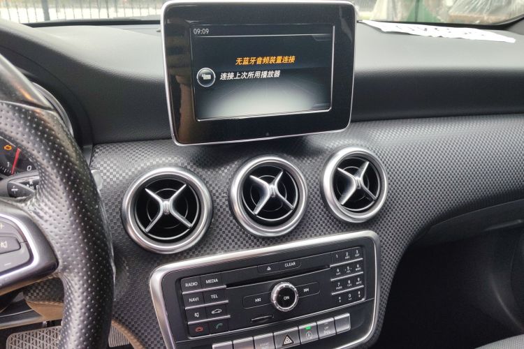 奔驰A级(进口) 2016款 A 200 时尚型局部细节16