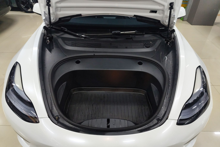特斯拉 Model 3 2022款 后轮驱动版机舱底盘24