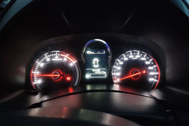 五十铃 瑞迈 2022款 2.8T经典柴油四驱舒适型标轴版JE493ZLQ6E局部细节14