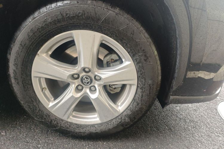 丰田 汉兰达 2023款 2.5L智能电混双擎两驱精英版 5座车身外观10