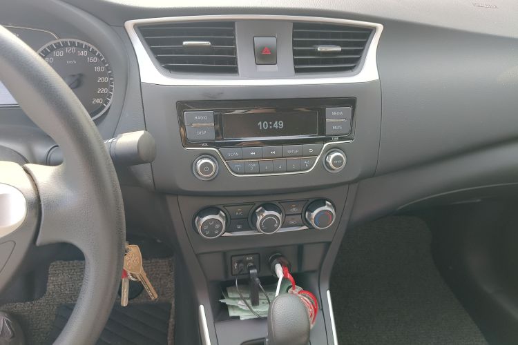 日产 轩逸 2019款 经典 1.6XE CVT舒适版中控内饰16