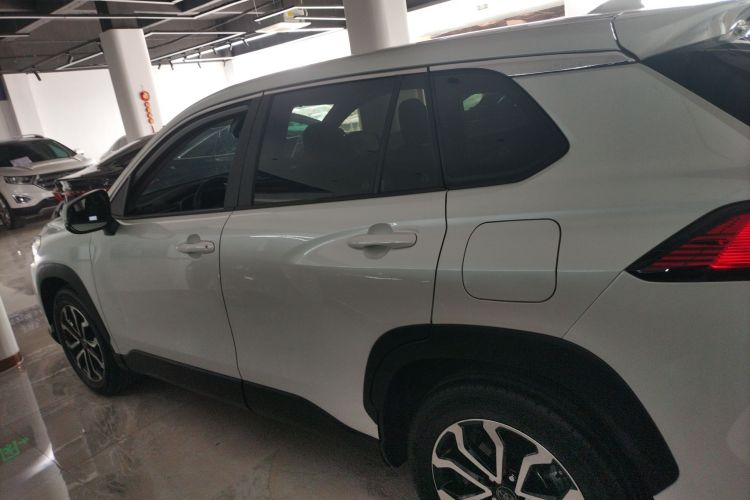 丰田 锋兰达 2023款 2.0L CVT豪华版车身外观4