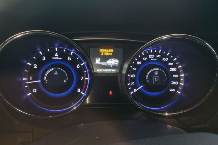 现代 索纳塔 2014款 2.0L 自动尊贵版中控内饰14