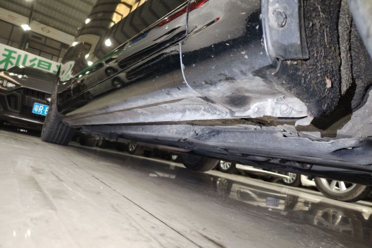 红旗H5 2020款 1.8T 自动智联旗韵版局部细节9001