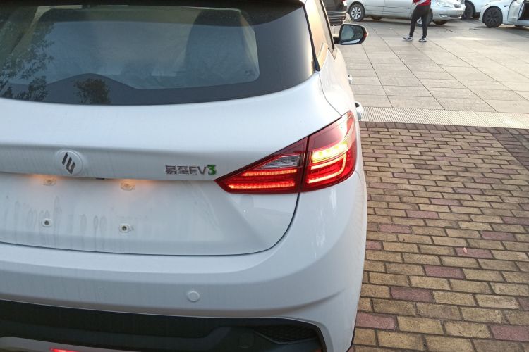 江铃集团新能源 易至EV3 2025款 Plus 330KM舒适型车身外观9