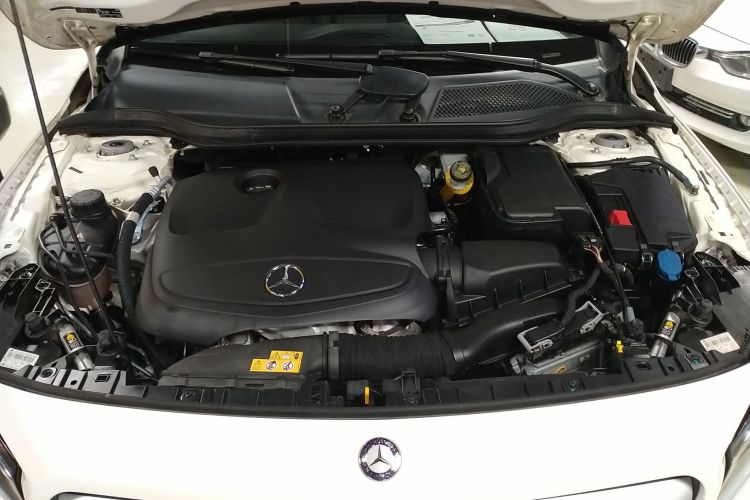 奔驰GLA 2016款 GLA 220 4MATIC 时尚型机舱底盘24