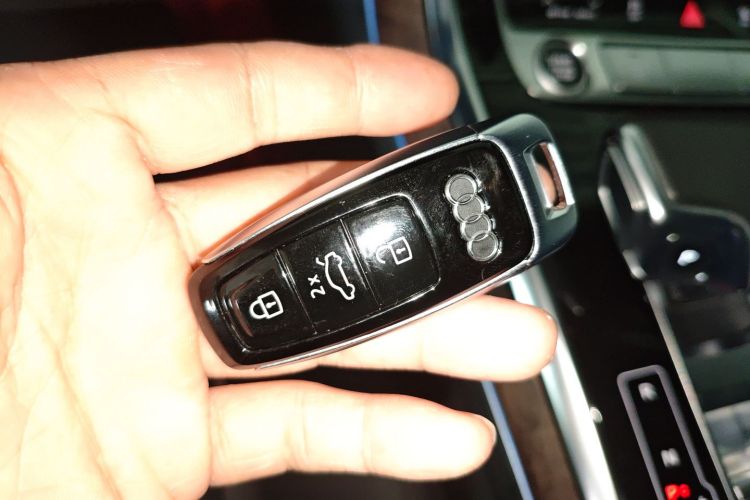 奥迪Q7 2022款 45 TFSI quattro S line运动型中控内饰7001