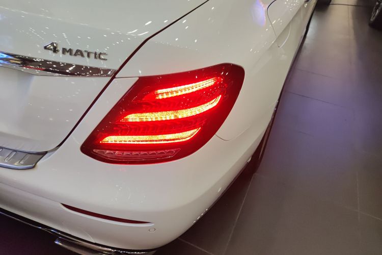 奔驰E级 2020款 改款 E 260 L车身外观6006