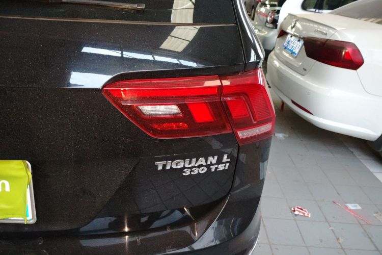 大众 途观L 2018款 330TSI 自动两驱舒适版车身外观9