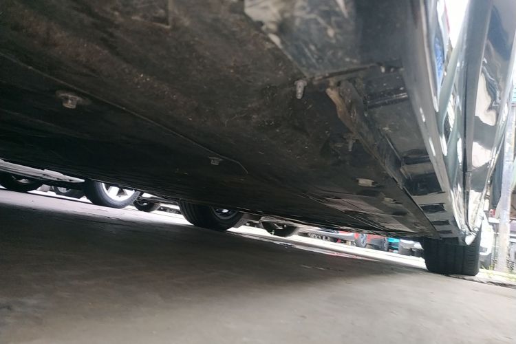 鸿蒙智行 智界R7 2025款 增程 251km Max机舱底盘29