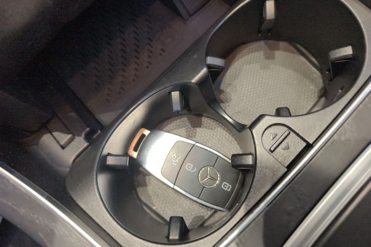 奔驰C级 2021款 C 260 L 运动星耀臻藏版中控内饰7001