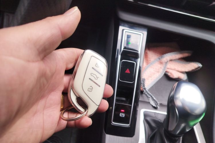 荣威i5 2023款 1.5L CVT豪华版中控内饰11